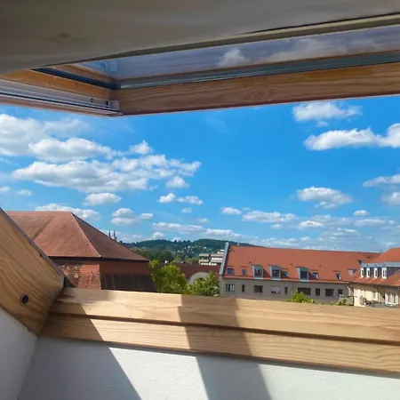 Daire Gemuetliche, Zentrale Und Schoene Loft Im Dachgeschoss *